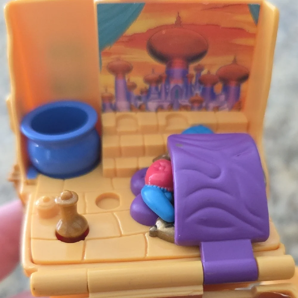 Disney Vintage 1995 Aladdin Agrabah Marketplace Polly Pocket Playset Bluebird